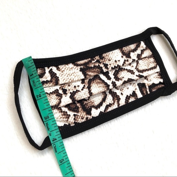 🔴 5 for $10 ONE Zenana Snakeskin Print Cotton Face Mask - Picture 5 of 6